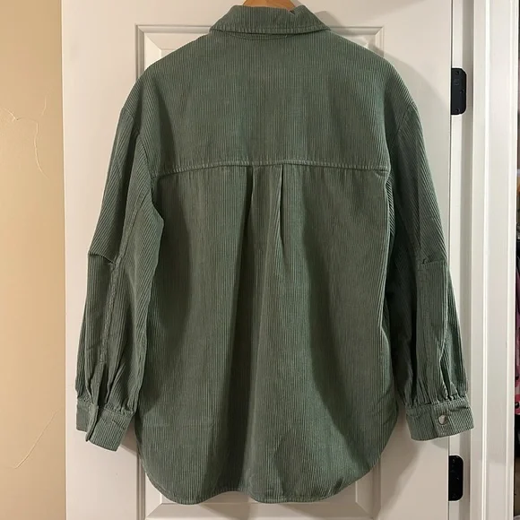 Bershka green button-up shirt jacket. - Picture 3 of 4
